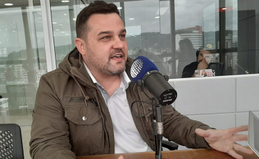 Saimon Novack fala da feira livre e conta uma receita especial de galinha caipira