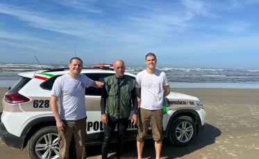 Balneário Rincão: policiais resgatam pescador em perigo no mar