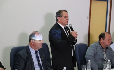 Comitiva leva orçamento do Porto Seco à Alesc