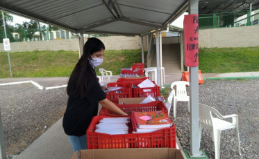 Satc inicia entrega do 3º Caderno para estudantes