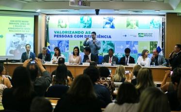 Governo lança guias e habilita 66 novos serviços para deficientes