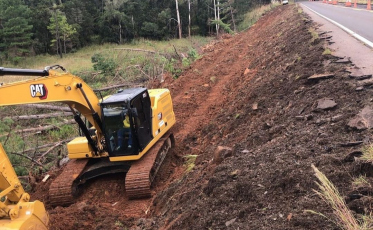 Estado trabalha no conserto de rodovia rachada na Serra
