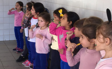 Semana do Flúor conscientiza as crianças sobre uma boa escovação