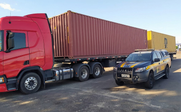 Mais de 15 toneladas de excesso são flagradas em bitrem em Araranguá