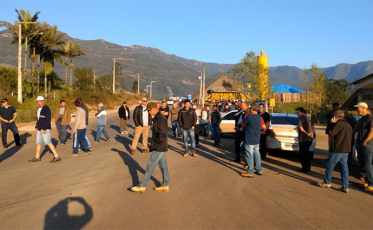 Passagem de veículos pela Serra da Rocinha é bloqueada novamente