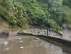 [Vídeo] Serra do Rio do Rastro em meia pista após queda de pedras