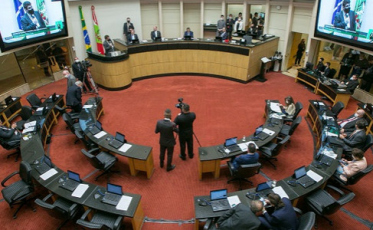 Parlamentares catarinenses querem reunião com Bolsonaro para discutir corte milionário em recursos