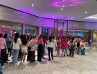 Primeira sessão de Barbie faz fila no Nações Shopping (VÍDEO)