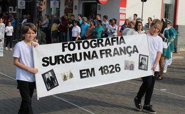 Desfile Cívico reúne mais de duas mil pessoas em Nova Veneza