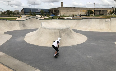Skatepark reúne praticantes e familiares no Parque Altair Guidi
