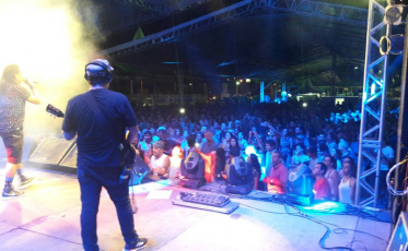 Show com Papas da Língua atrai grande público