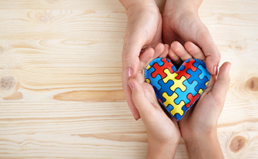 Abril Azul: Estado já emitiu mais de 1,6 mil carteiras do autista