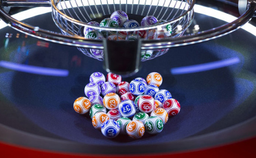 Caixa sorteia Mega-Sena, Loteria Federal e Lotofácil