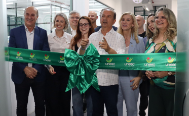 Jorginho Mello celebra novo Centro de Reabilitação e laboratórios da Unesc