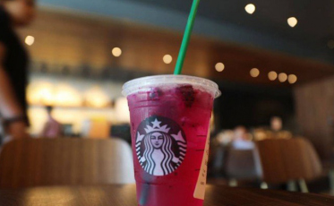 Starbucks promete acabar com canudos plásticos