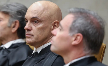  Alexandre de Moraes suspende lei que reduziria penas dos condenados pelo 8 de janeiro