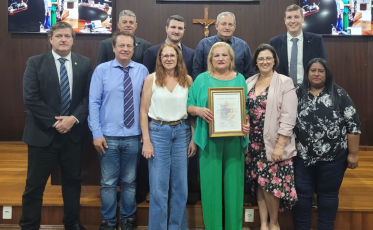 Primeira vereadora eleita é homenageada em Nova Veneza 