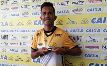 Sueliton é apresentado pelo Criciúma