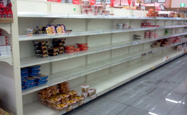 Greve: Bloqueio continua e supermercados recebem apenas produtos rurais