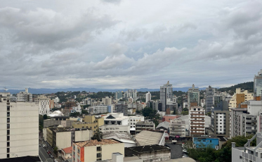 Nova frente fria provoca instabilidade e altera tempo em SC