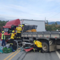 Motorista morre após colisão frontal entre caminhões em SC