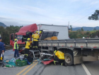 Motorista morre após colisão frontal entre caminhões em SC