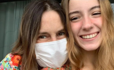 Julia Naspolini quer seguir os passos da mãe  