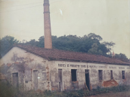 A Fábrica de produtos suínos dos Bortoluzzi, sendo demolida 