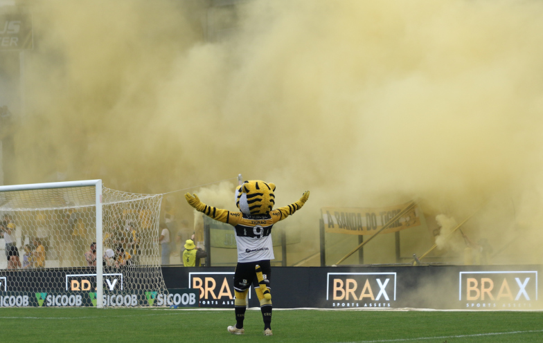 Goleada no clássico: o start da era Umberto Louzer no Tigre 