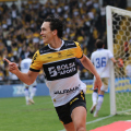 “Eu preciso dessa confiança”: Nicolas reencontra espaço, marca contra o Avaí e mira reta final pelo acesso