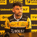 Ronald retorna ao Criciúma, mira acesso e revela: 