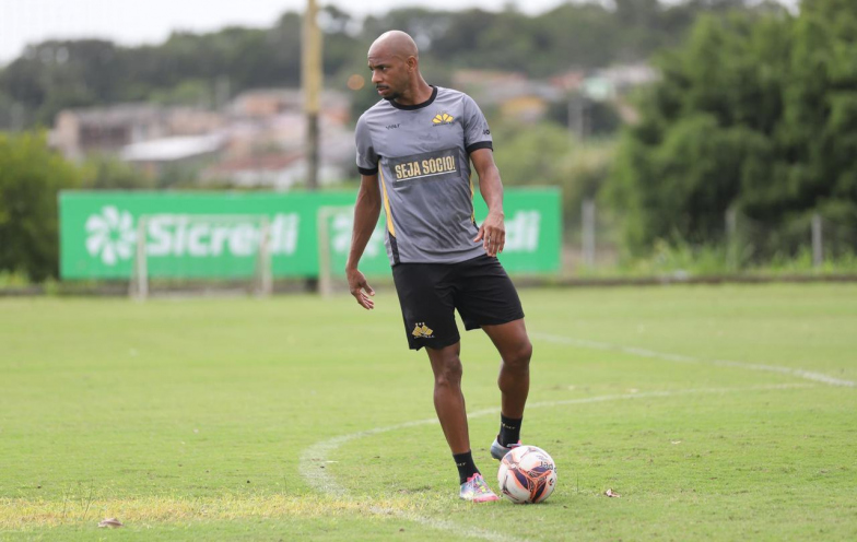 'Time que está ganhando não se mexe': Eduardo Baptista deve manter equipe para jogo contra o Brusque