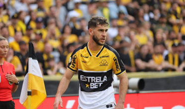 Fim da preocupação: Fellipe Mateus treina normalmente e vai para o jogo