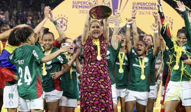 Uma criciumense no topo do futebol feminino