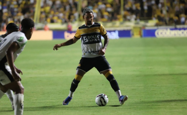 Jhonata Robert tem lesão grau 2 na posterior da coxa 