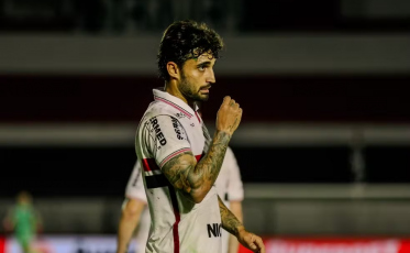 “Colocar a torcida contra”: Brey provoca o Criciúma