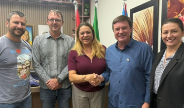 Dalvania nomeia vereador Sandro para secretaria de saúde de Içara