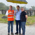De guarda-chuva, Secretário Jerry visita