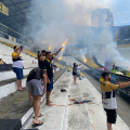 Torcida apoia atletas em último treino antes de jogo decisivo