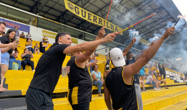 Torcida apoia atletas em último treino antes de jogo decisivo