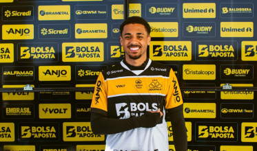 Rômulo destaca polivalência e se coloca à disposição para estreia pelo Criciúma