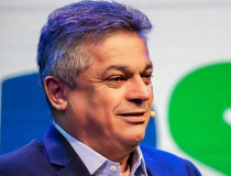 PSD expulsa Topázio e João desiste de desistir