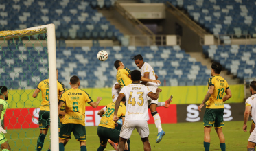 Bola aérea vira principal arma do Criciúma na Série B
