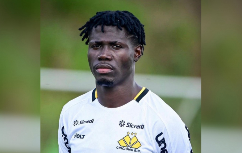 Criciúma rescinde contrato com volante ganês Steven