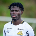 Criciúma rescinde contrato com volante ganês Steven