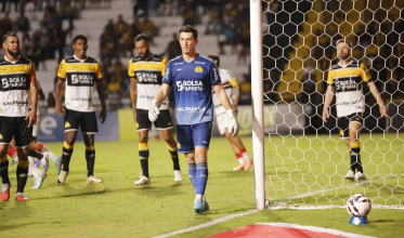 Airton celebra retorno ao Criciúma e pede “guarda alta” para duelo contra o Botafogo-SP
