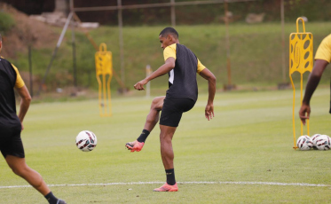 Dúvida na zaga: Bruno Alves ou Jean Irmer?