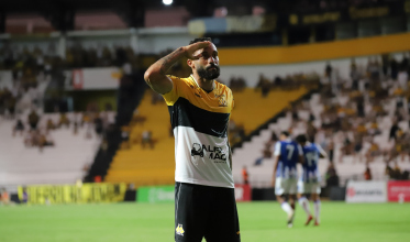 Criciúma apresenta Cesar Martins após 27 dias do anúncio oficial