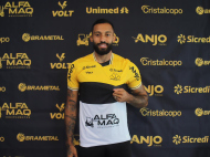 Cesar Martins é oficialmente apresentado no Tigre | Foto: Celso da Luz/Criciúma EC