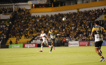 Criciúma avalia retorno de César Martins para jogo de domingo